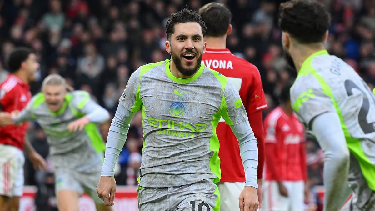 Hasil Nottingham Forest 1–2 Manchester City