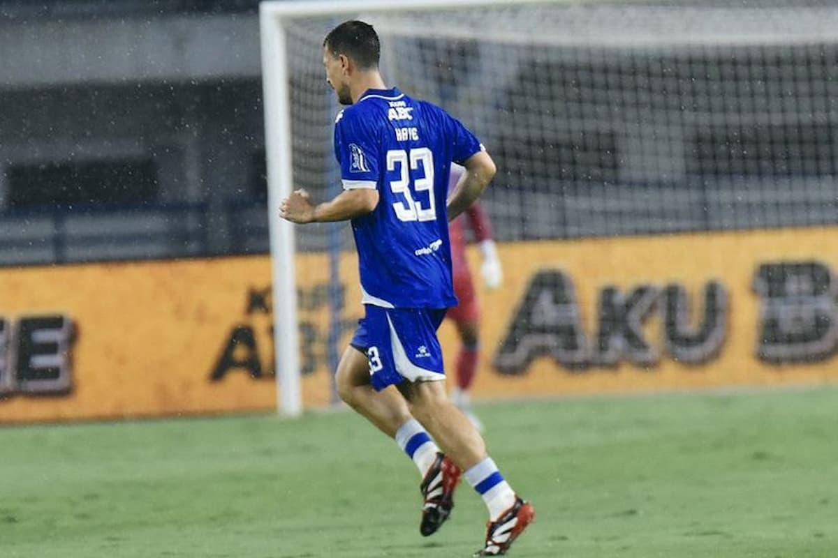 Reaksi Berkelas Thom Haye usai Cetak Gol Perdana Bersama Persib Bandung, Persembahan Istimewa untuk Istri & Anak di Belanda