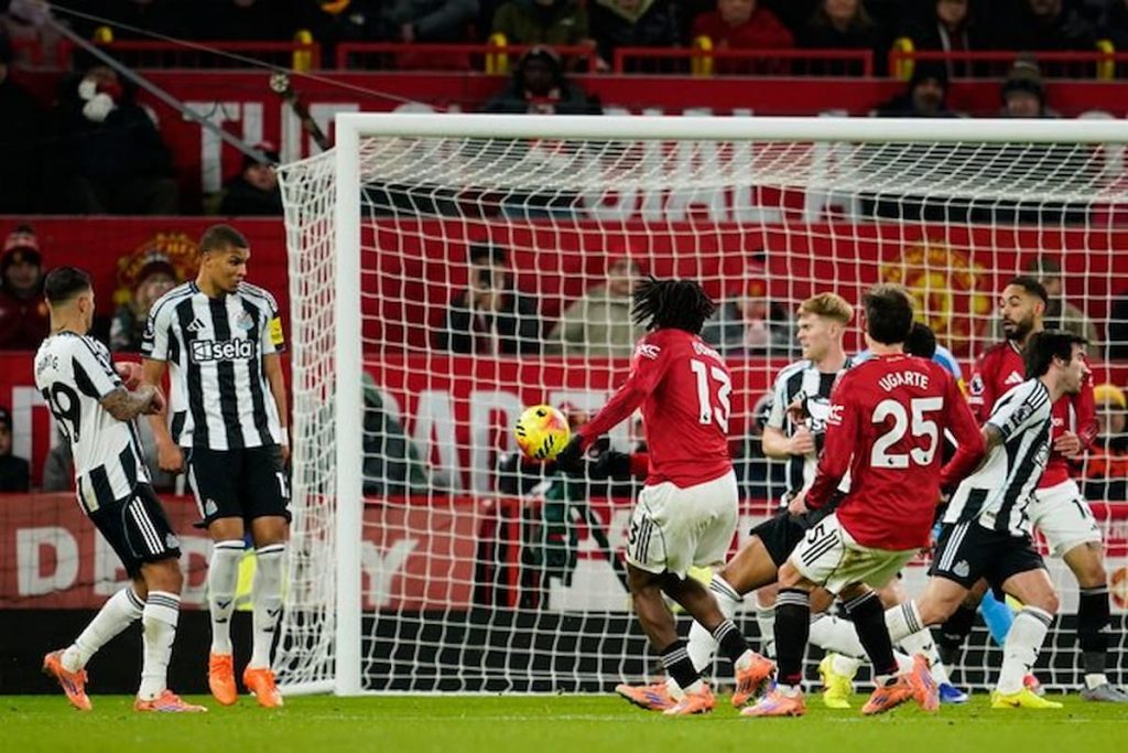 Man of the Match: Patrick Dorgu Bawa Man Utd Kunci Kemenangan 1-0 atas Newcastle dengan Gol Voli Spektakuler