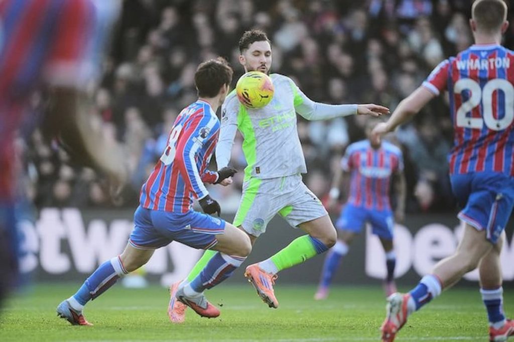 Bukan Declan Rice atau Moises Caicedo, Rayan Cherki Dinobatkan sebagai Gelandang Terbaik Premier League Saat Ini