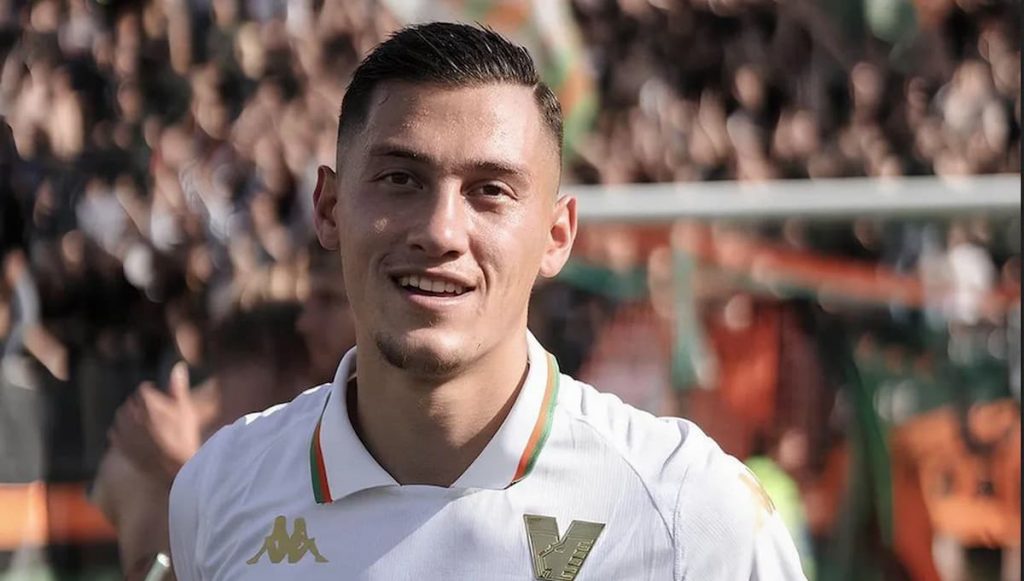 AC Milan Incar Bek Baru di Januari 2026 Muncul Nama Mengejutkan dari Timnas Indonesia