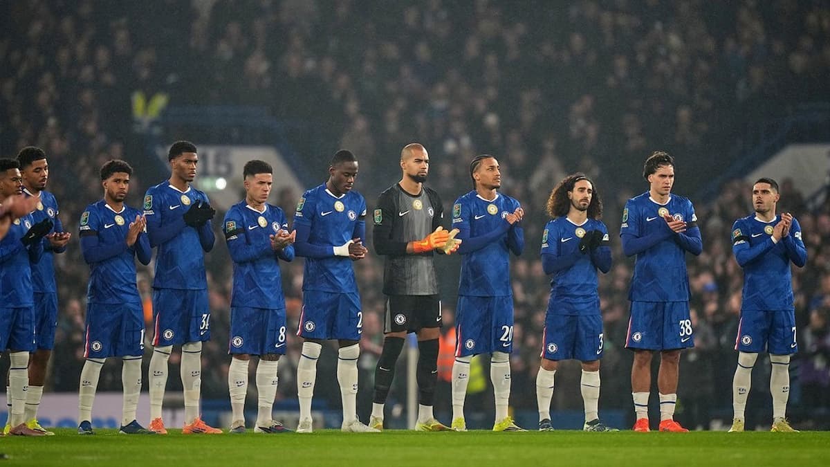 Chelsea Siap Bergerak di Bursa Januari: Target Bek Baru untuk Rosenior