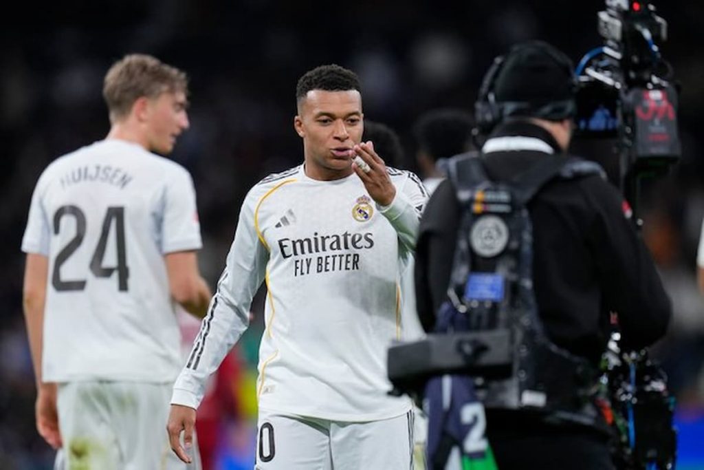 Cedera Bänd di Lutut Mbappé Absen 3 Pekan Real Madrid Kehilangan Mesin Golnya di Momen Krusial Musim Ini