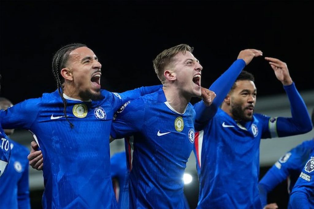 Chelsea Siap Bergerak di Bursa Januari: Target Bek Baru untuk Rosenior