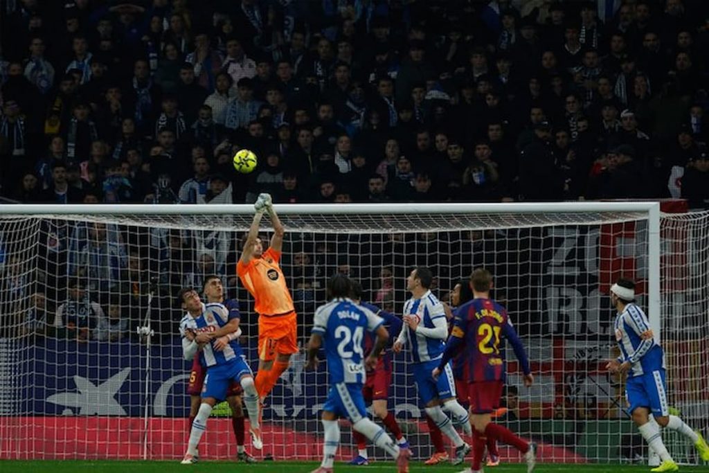 Joan García, Pahlawan Blaugrana: Man of the Match Espanyol vs Barcelona 2–0