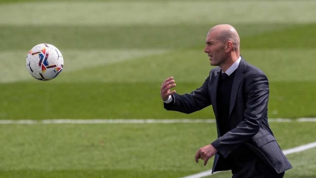 Zinedine Zidane Tidak Gantikan Enzo Maresca di Chelsea